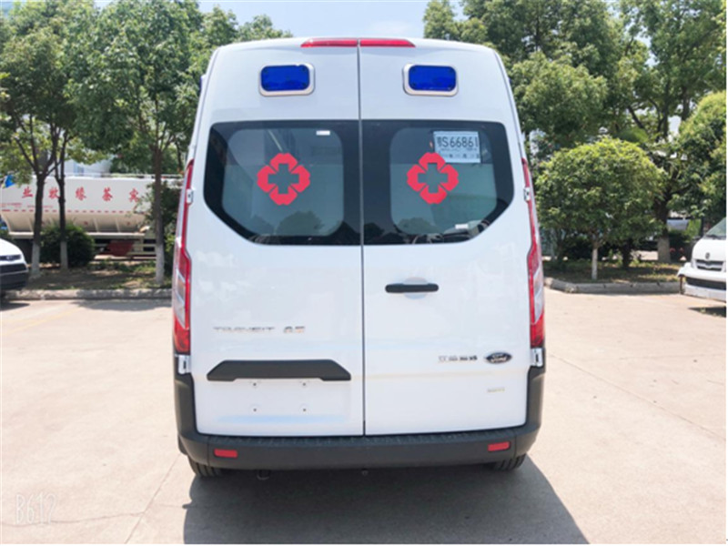 福特V362救護(hù)車 (1).jpg